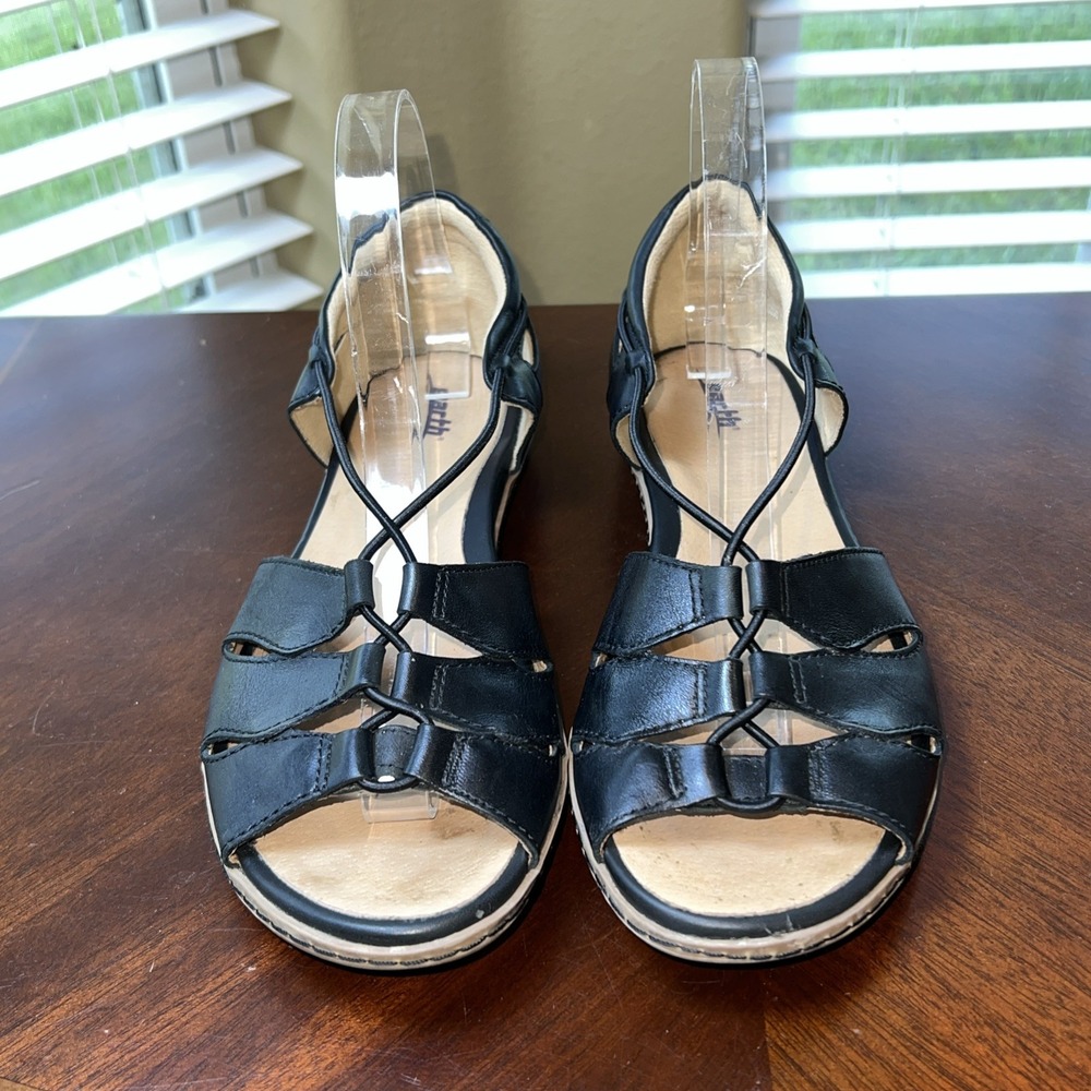 Earth Aloha Black Leather Bungee Slip-On Sandals Sz 9.5B Boho Granola Girl